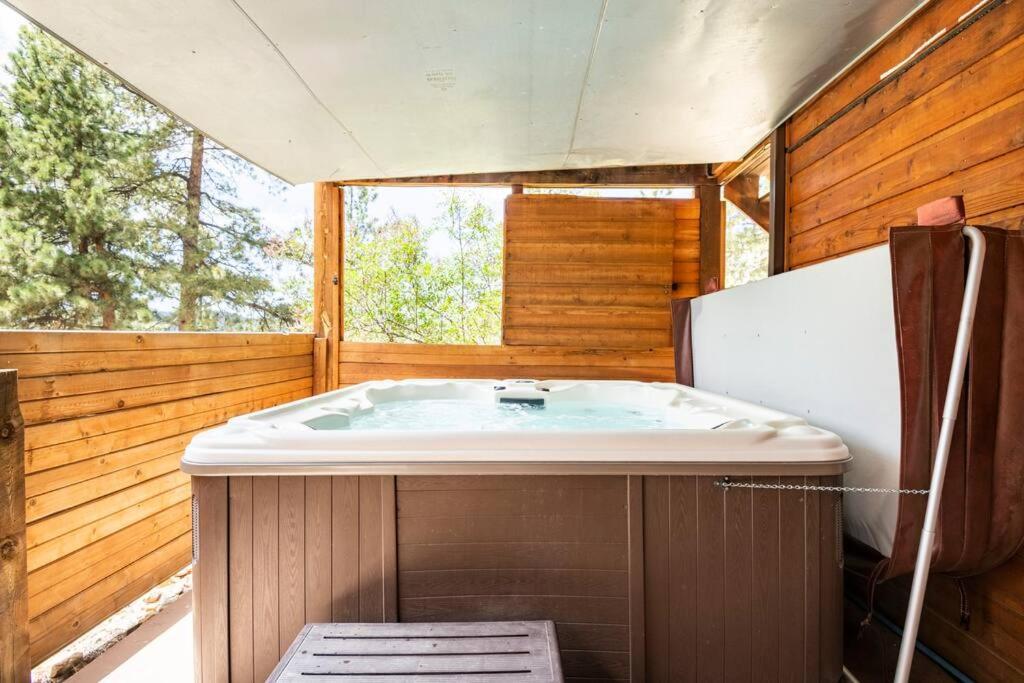 Private Hot Tub Overlooking Pikes Peak ウッドランド・パーク エクステリア 写真